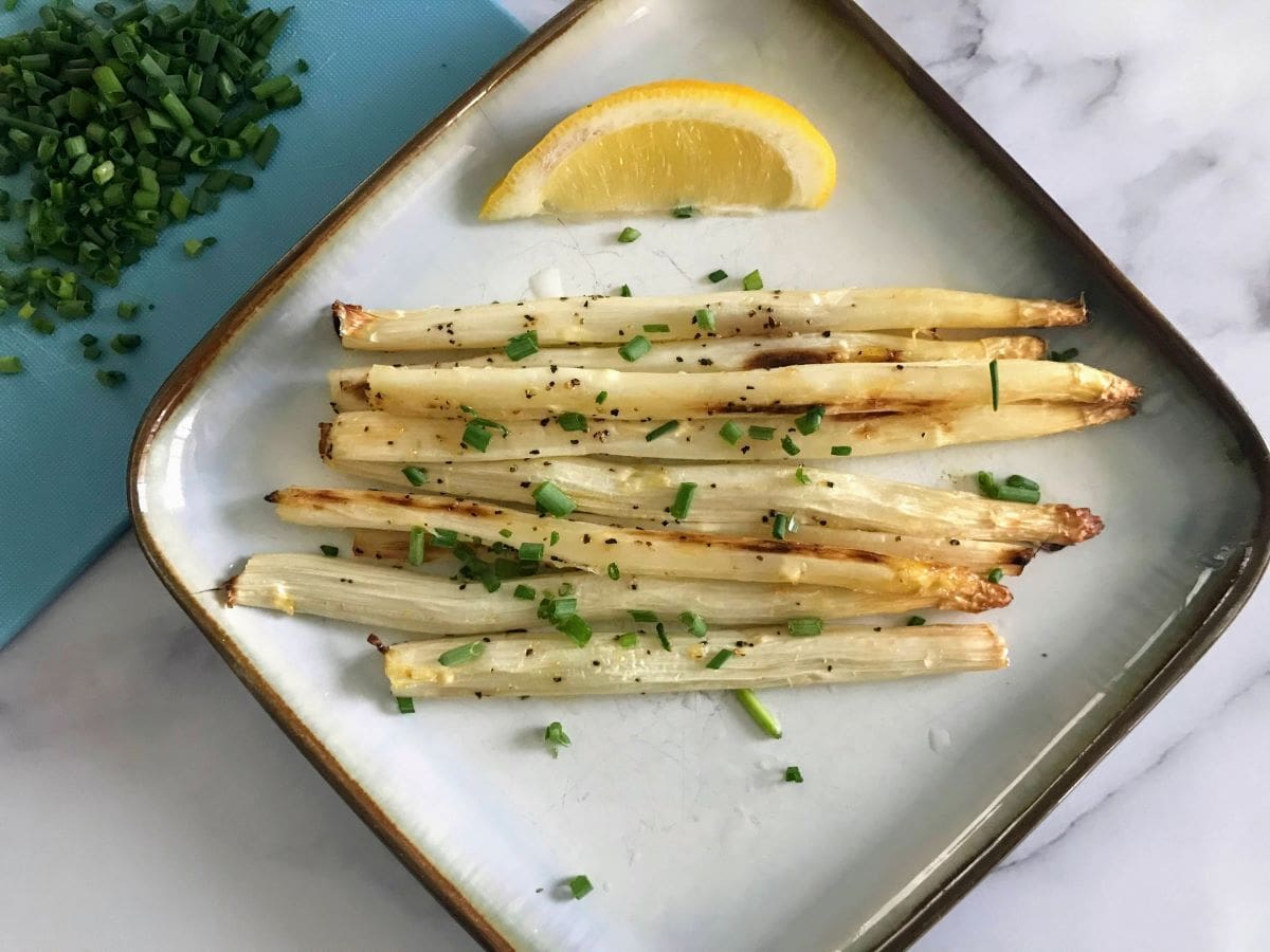 Simple Roasted White Asparagus with Chives